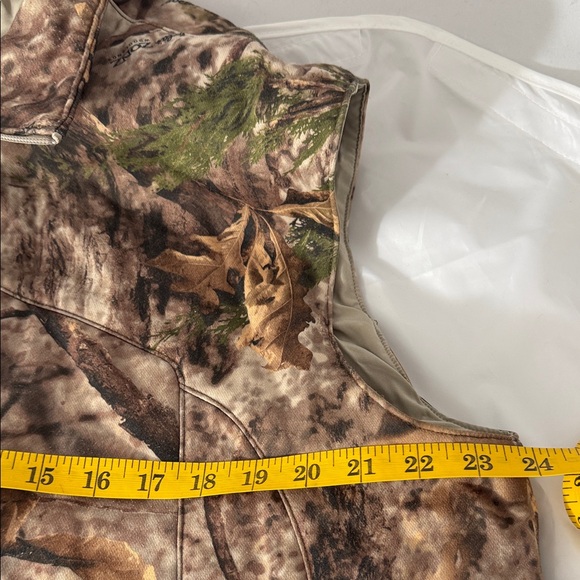Cabela's Woodland Camo Vest - Picture 10 of 11